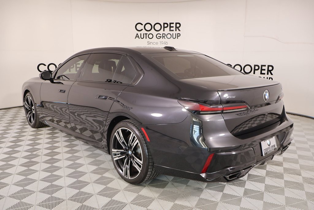 Used 2023 BMW 760i xDrive image 26