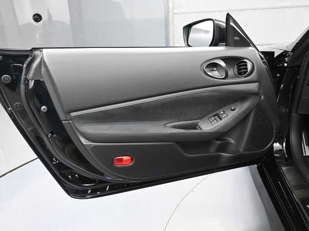 Used 2024 Nissan Z Performance w/ Floor Mat Package image 16