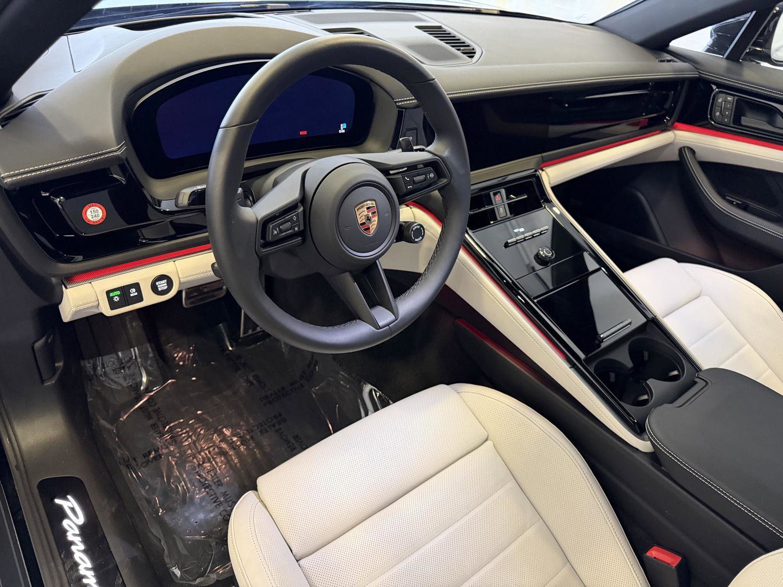 Certified 2025 Porsche Panamera 4 image 4