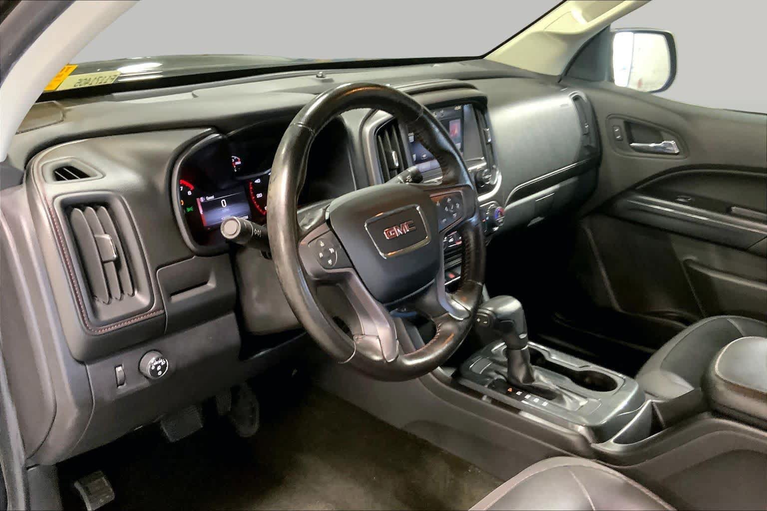 Used 2015 GMC Canyon SLE w/ All-Terrain Package RWD image 16