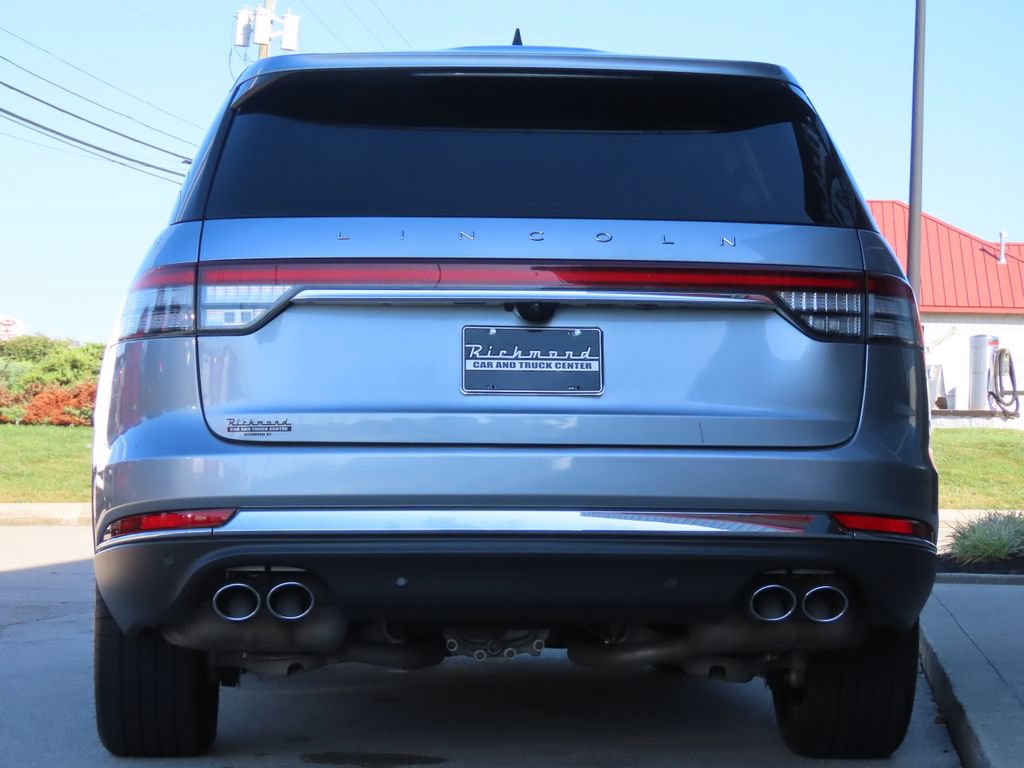 Used 2023 Lincoln Aviator AWD w/ Premium Package image 12