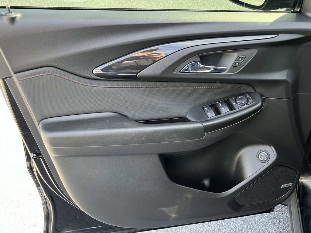 Used 2022 Chevrolet TrailBlazer RS w/ Sun and Liftgate Package image 24