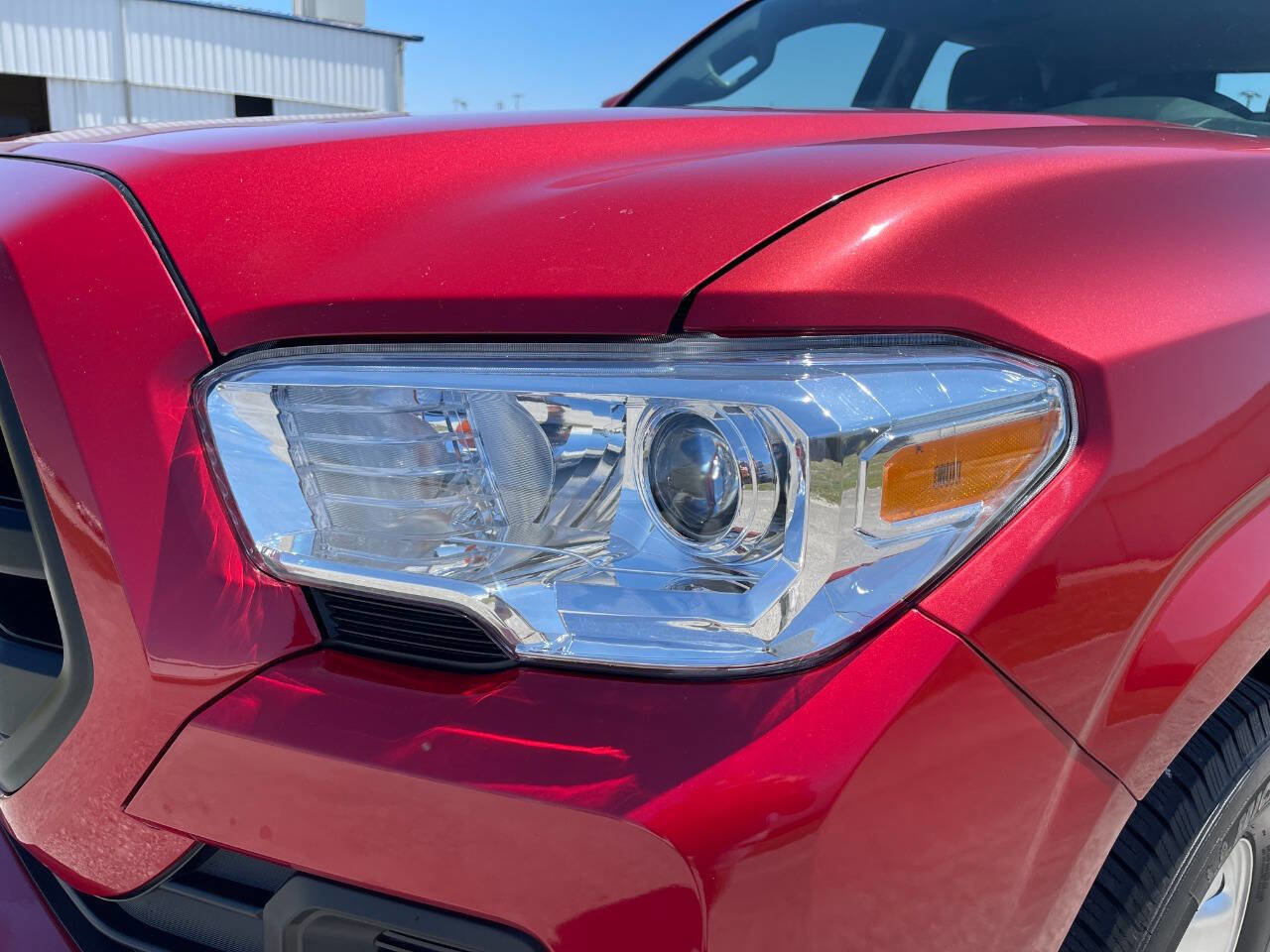 Used 2017 Toyota Tacoma SR RWD image 8