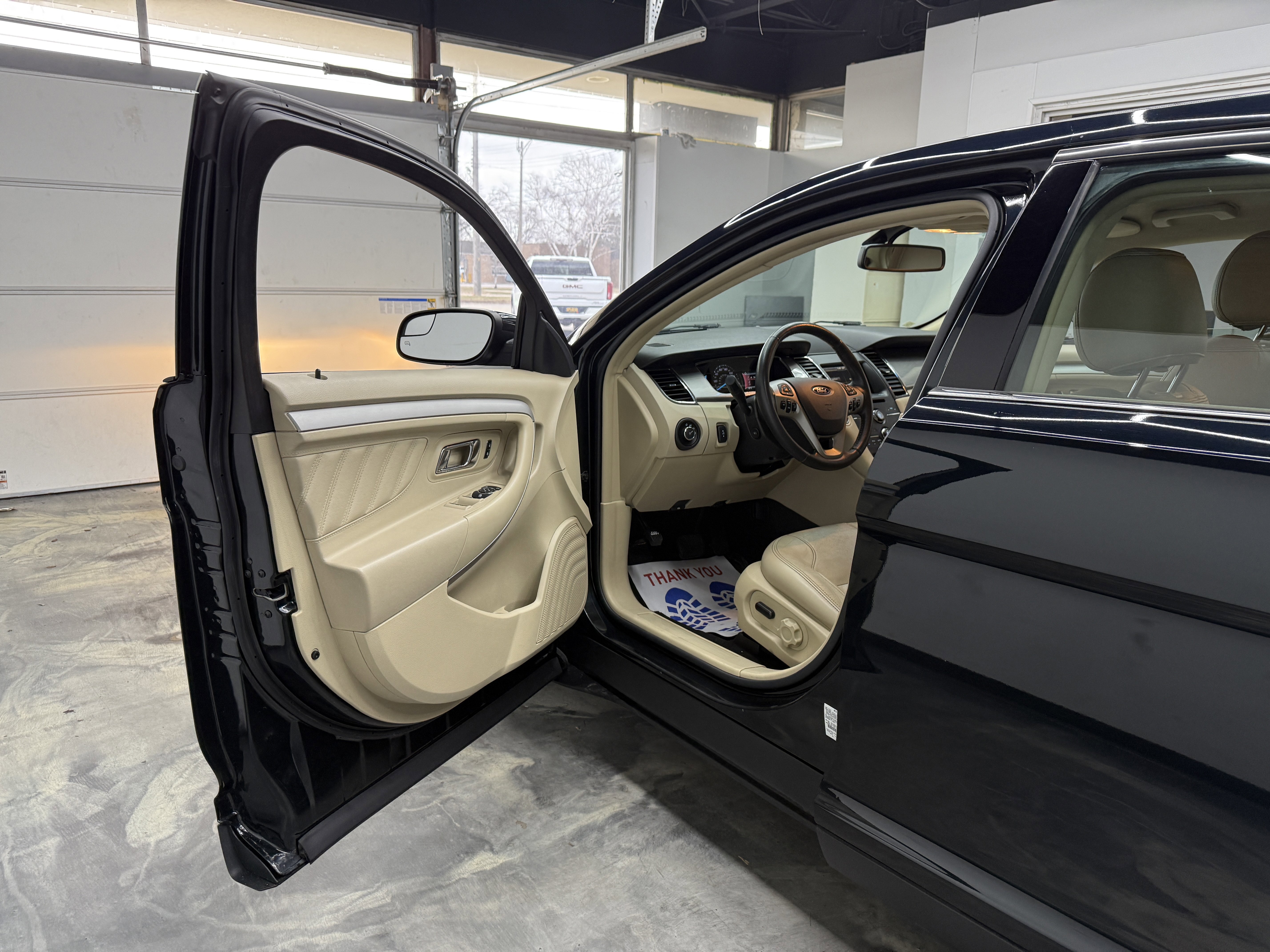 Used 2015 Ford Taurus SEL w/ Equipment Group 201A image 9