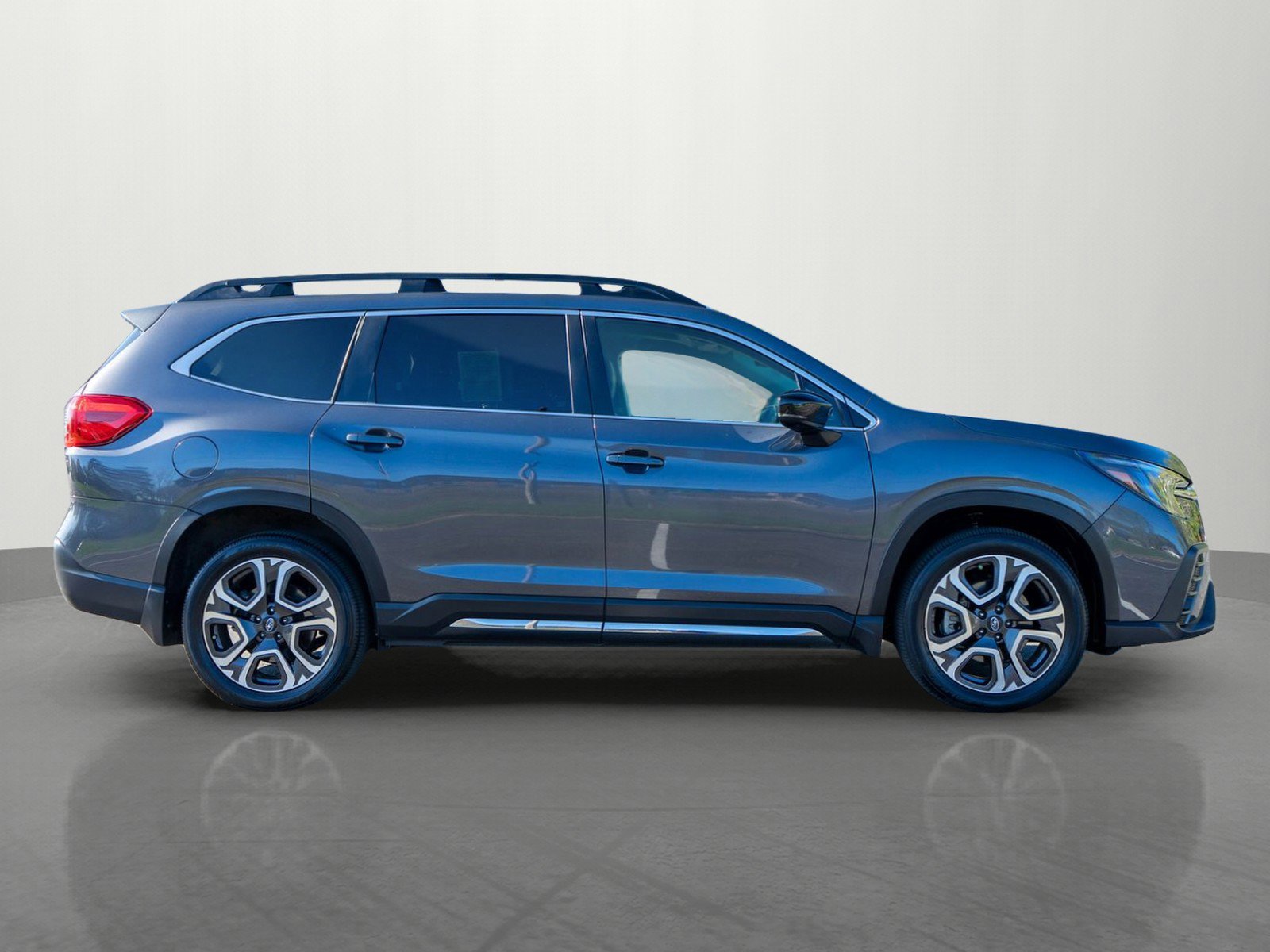 Used 2024 Subaru Ascent Limited w/ Technology Package AWD/4WD image 8