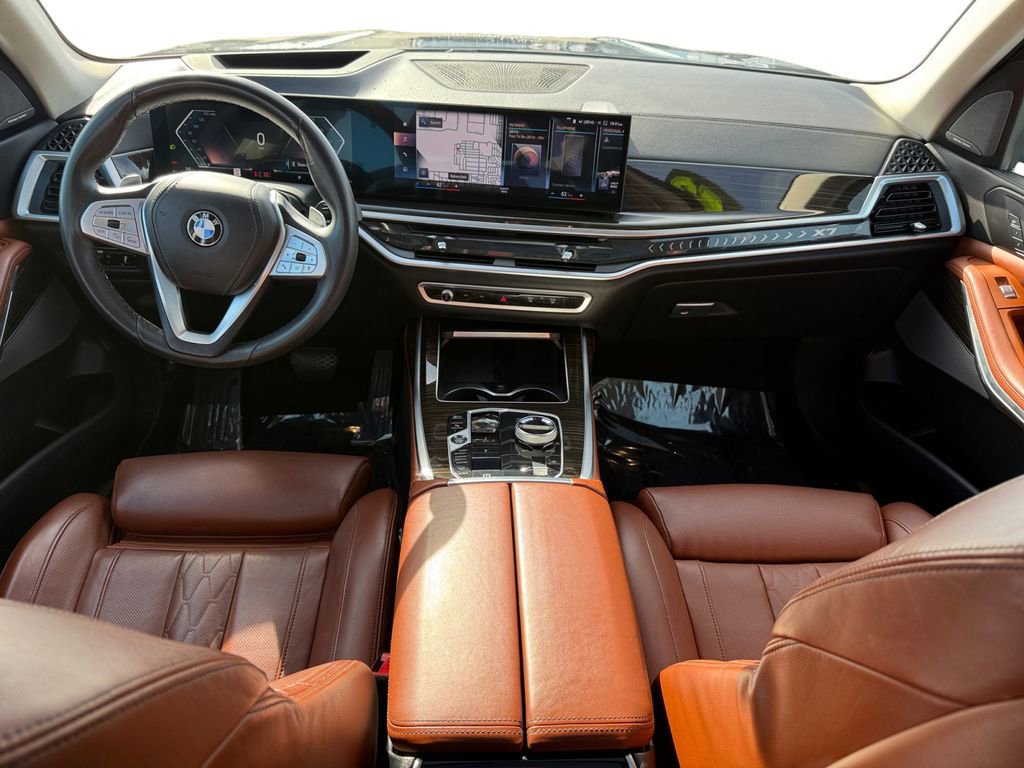Used 2023 BMW X7 xDrive40i w/ Premium Package image 12
