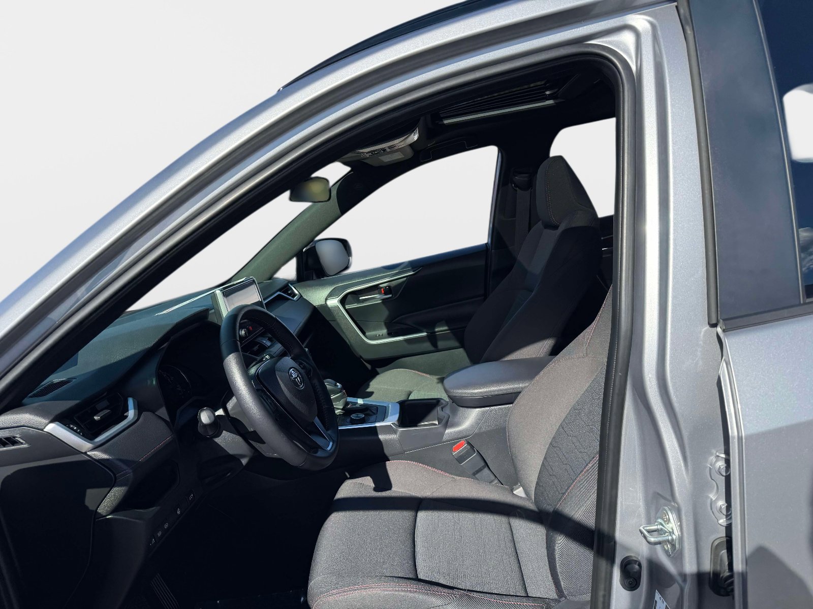 Used 2024 Toyota RAV4 SE w/ Weather & Moonroof Package image 13