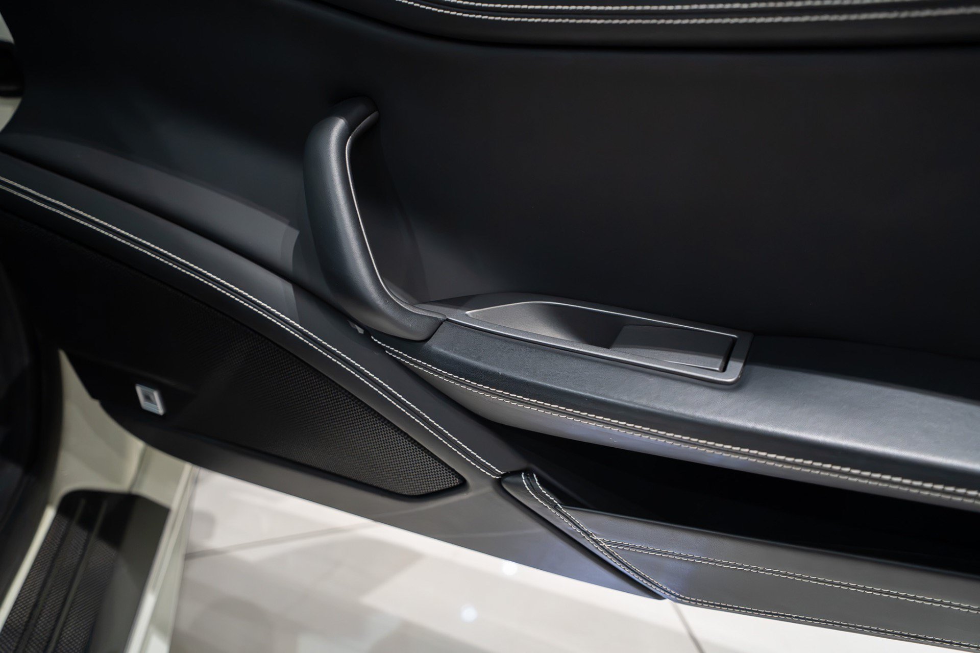 Used 2013 Ferrari 458 Spider RWD image 23