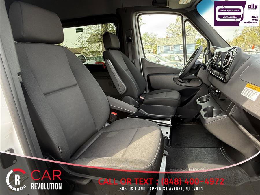 Used 2025 Mercedes-Benz Sprinter 2500 image 31