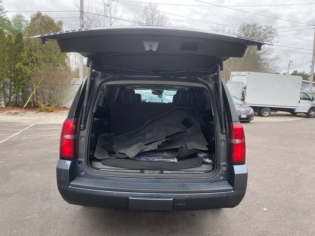 Used 2020 Chevrolet Suburban Premier AWD/4WD image 24