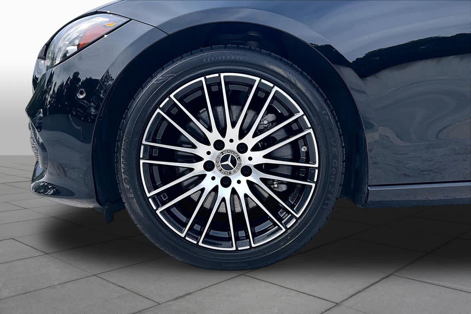 Used 2024 Mercedes-Benz C 300 Sedan image 10