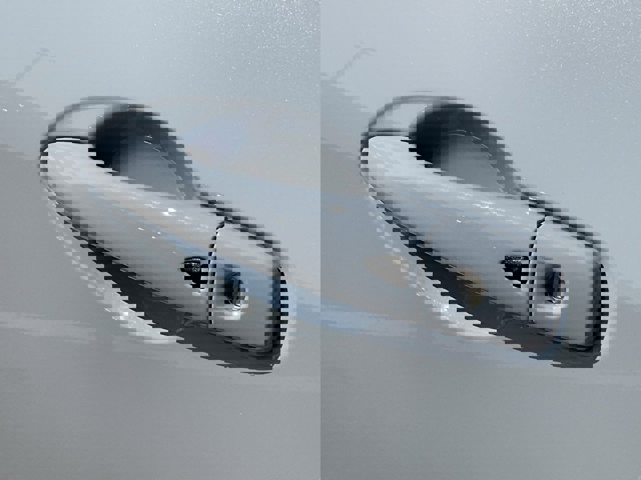 New 2025 Nissan Versa SR w/ Trunk Package image 9