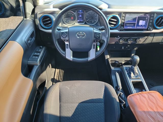 Used 2020 Toyota Tacoma SR5 RWD image 17