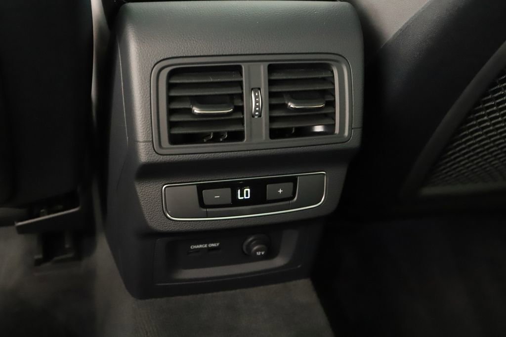 Certified 2025 Audi Q5 e Premium Plus w/ Premium Plus Package image 22