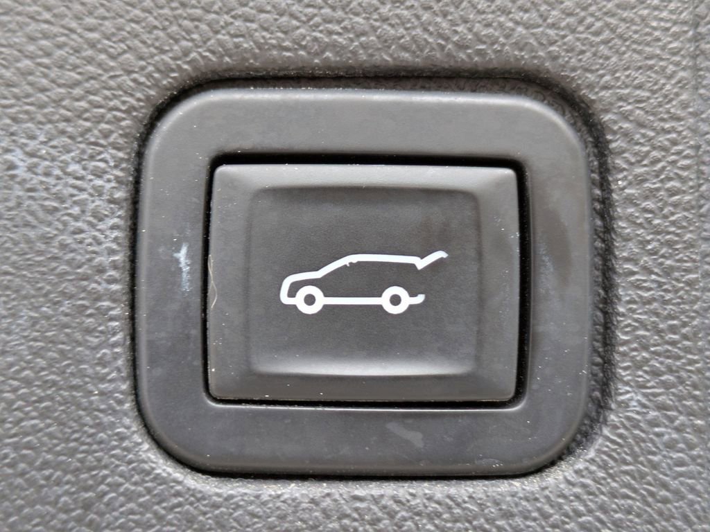 Used 2019 GMC Terrain Denali w/ LPO, 'HIT The Road' Package image 14