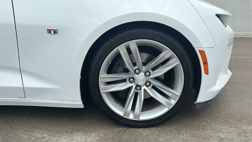 Used 2017 Chevrolet Camaro SS RWD image 16