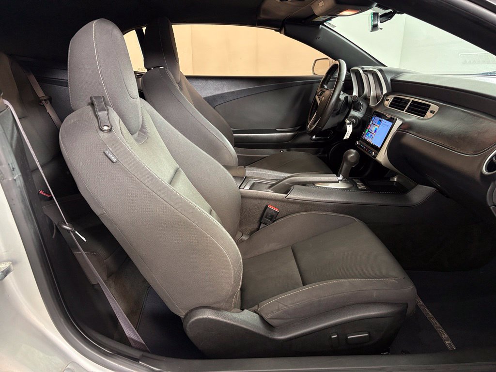 Used 2015 Chevrolet Camaro LT RWD image 34