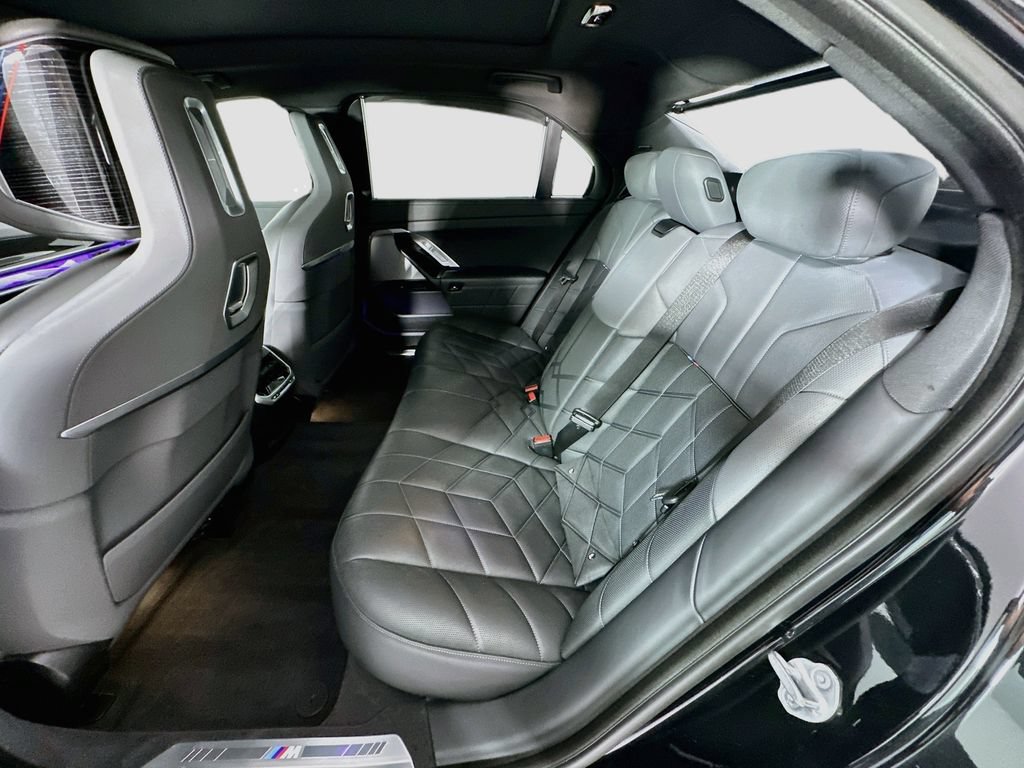Used 2023 BMW 740i RWD image 23
