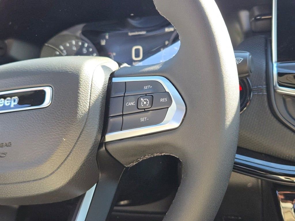 New 2026 Jeep Compass Latitude image 30