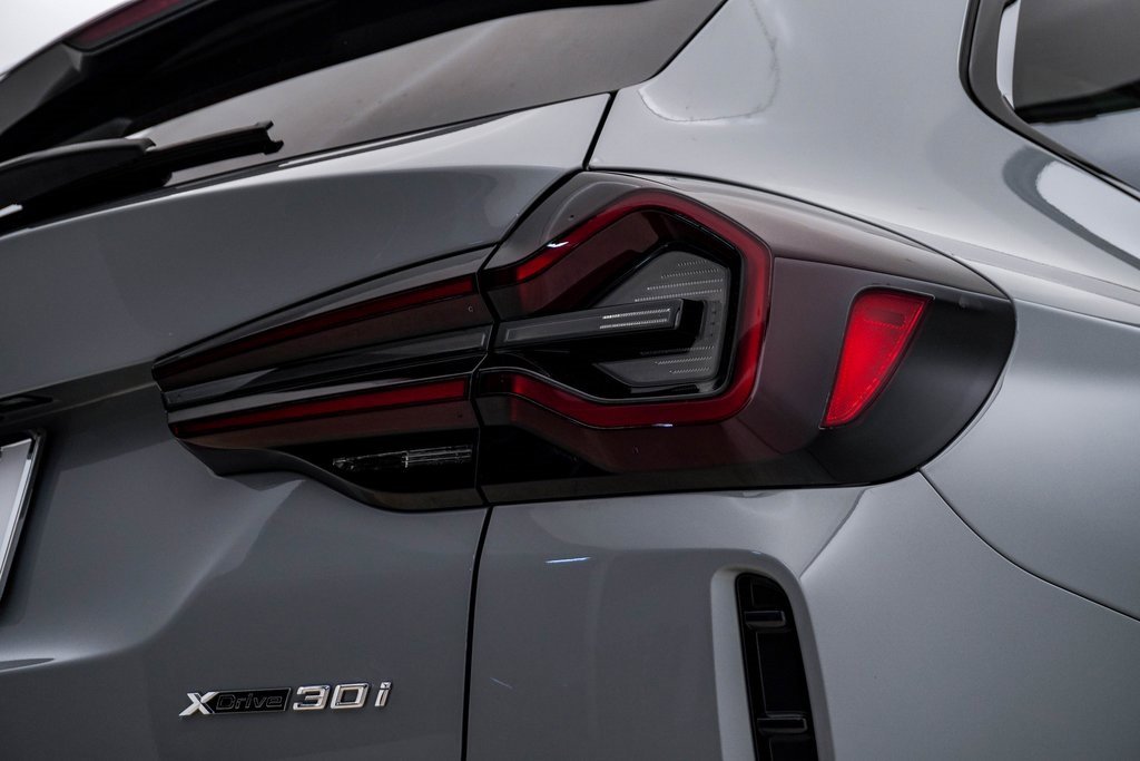 Used 2024 BMW X3 xDrive30i w/ Premium Package image 13