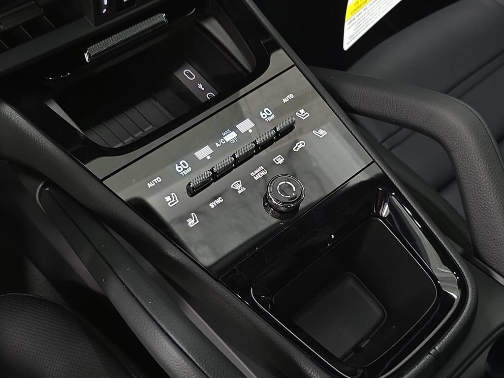 New 2026 Porsche Cayenne Coupe AWD/4WD image 20