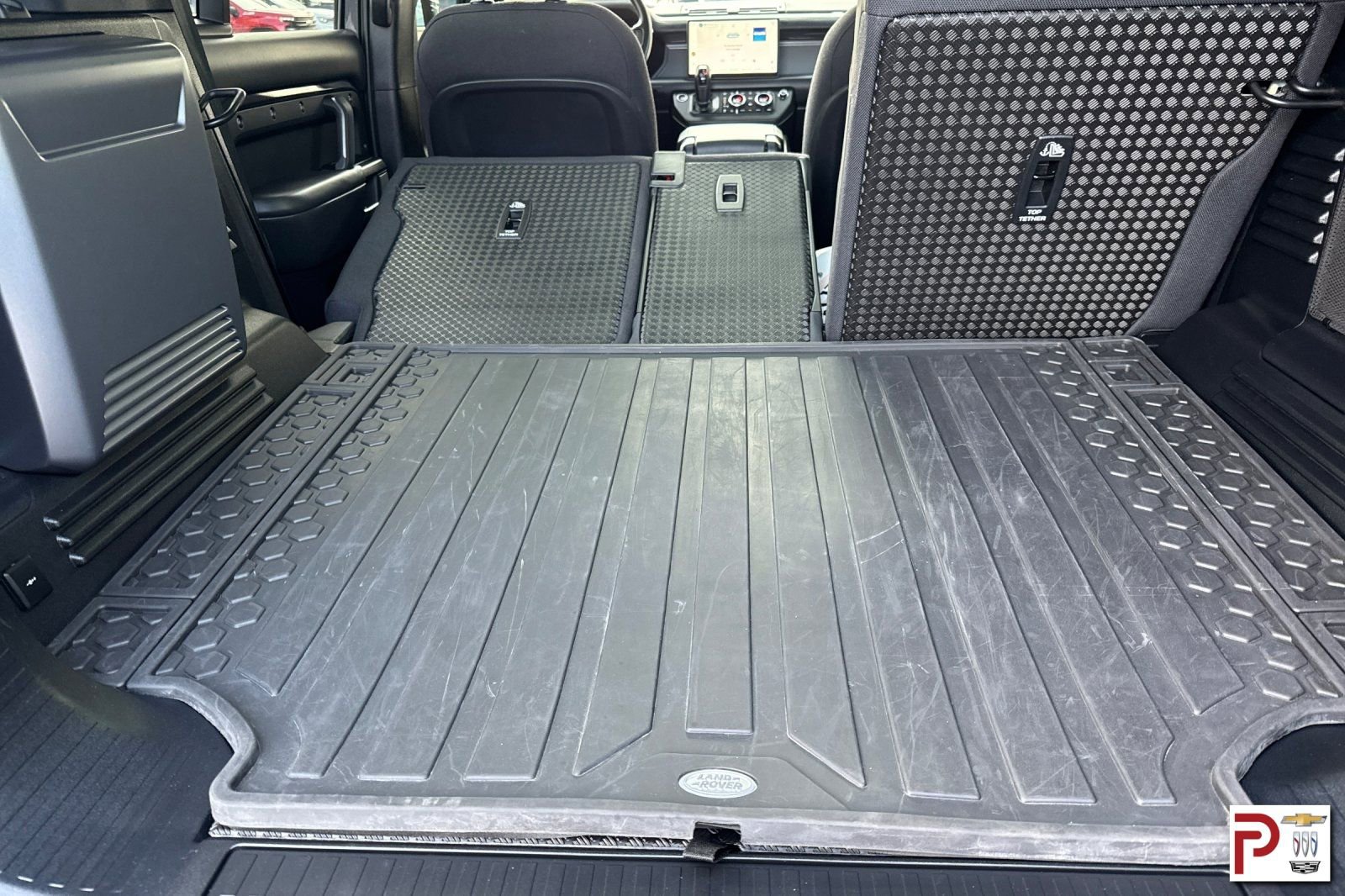 Used 2025 Land Rover Defender 110 V8 image 18