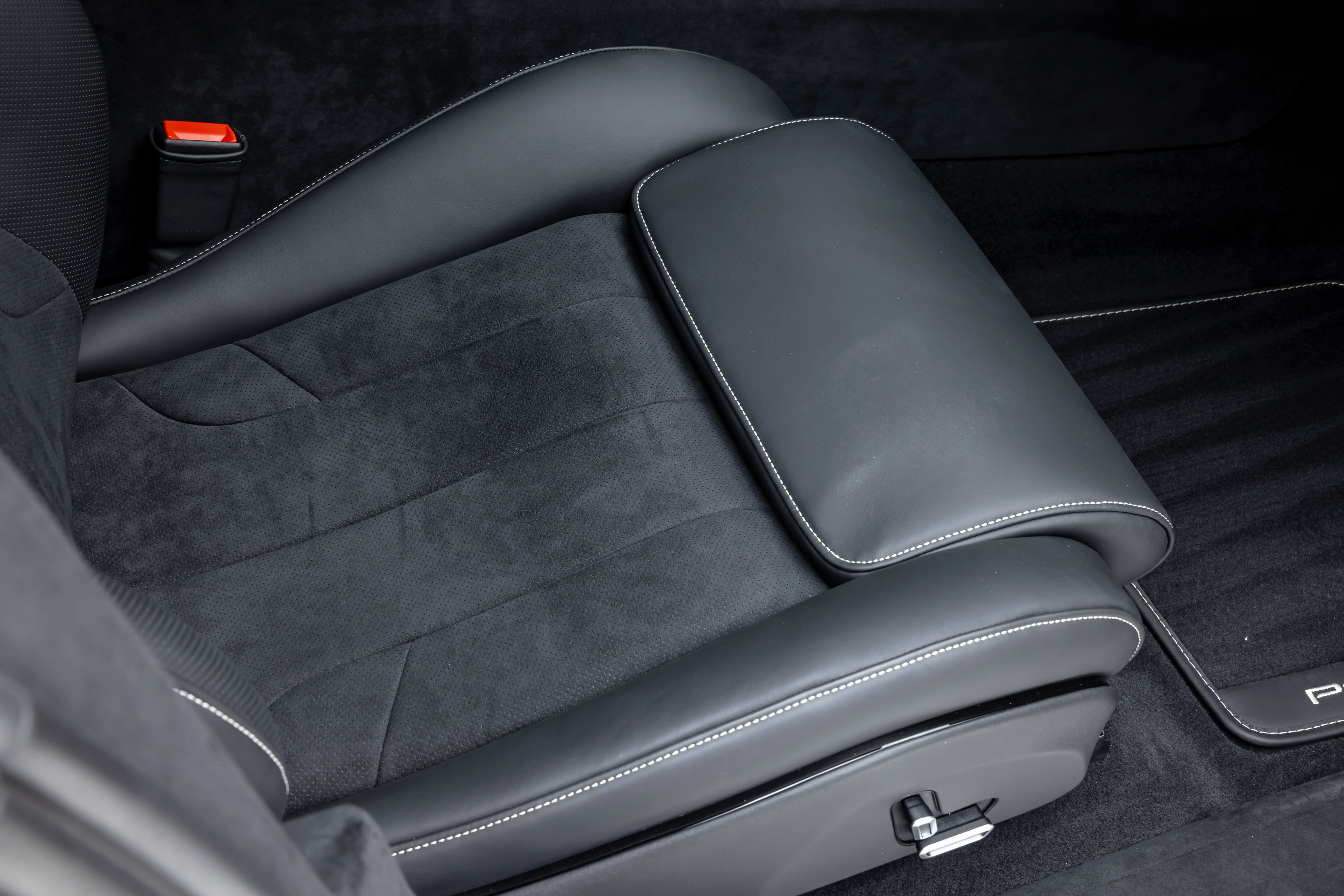 Used 2026 Ferrari Purosangue AWD/4WD image 42