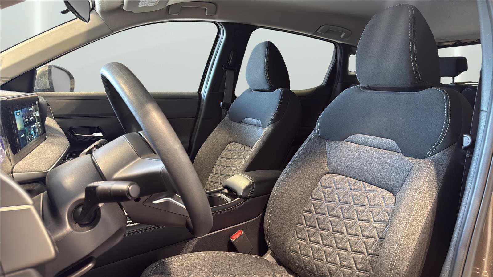 Used 2025 Nissan Kicks SV w/ Illumination Package AWD/4WD image 10