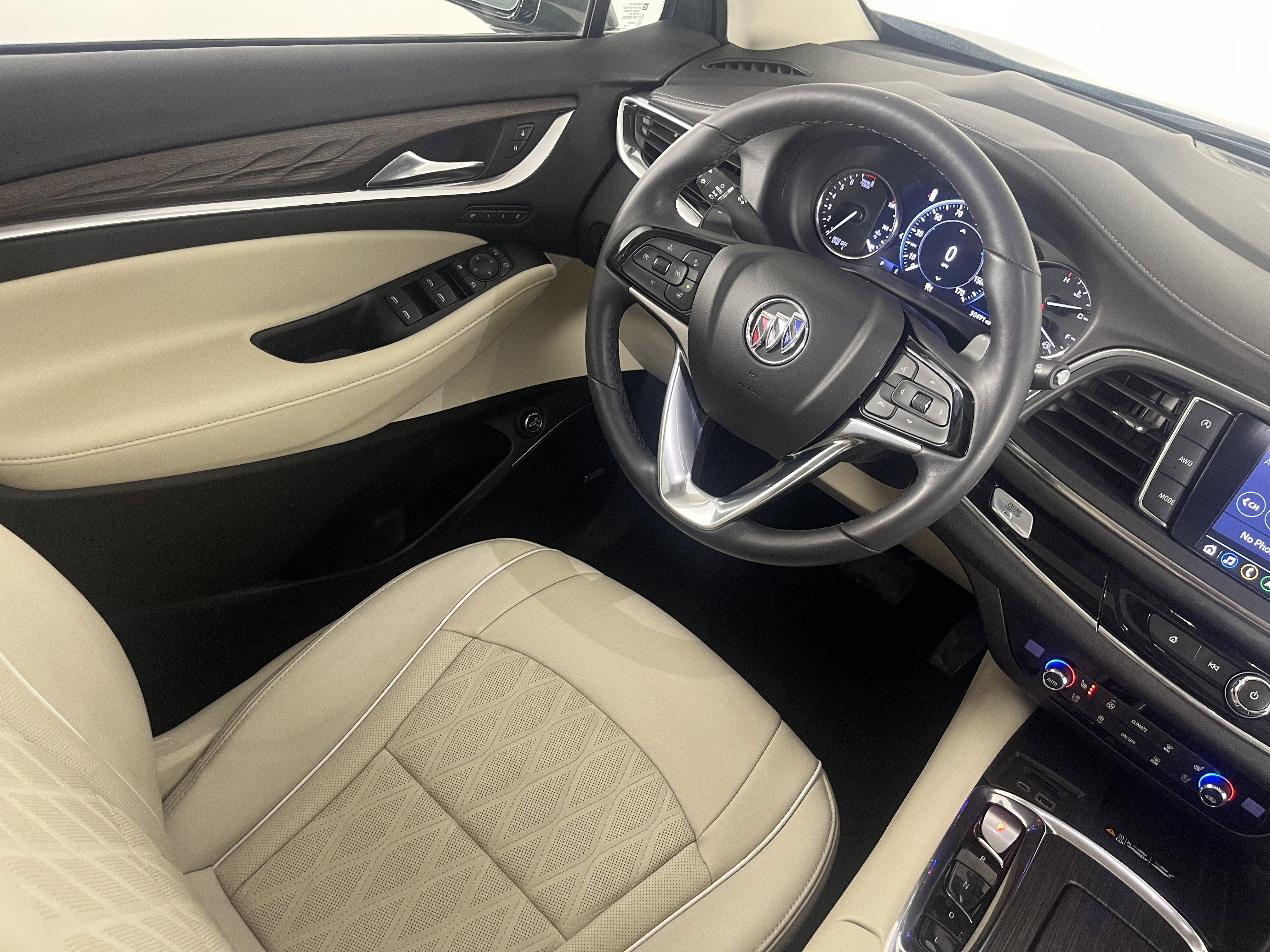 Used 2023 Buick Enclave Avenir w/ Avenir Technology Package image 9