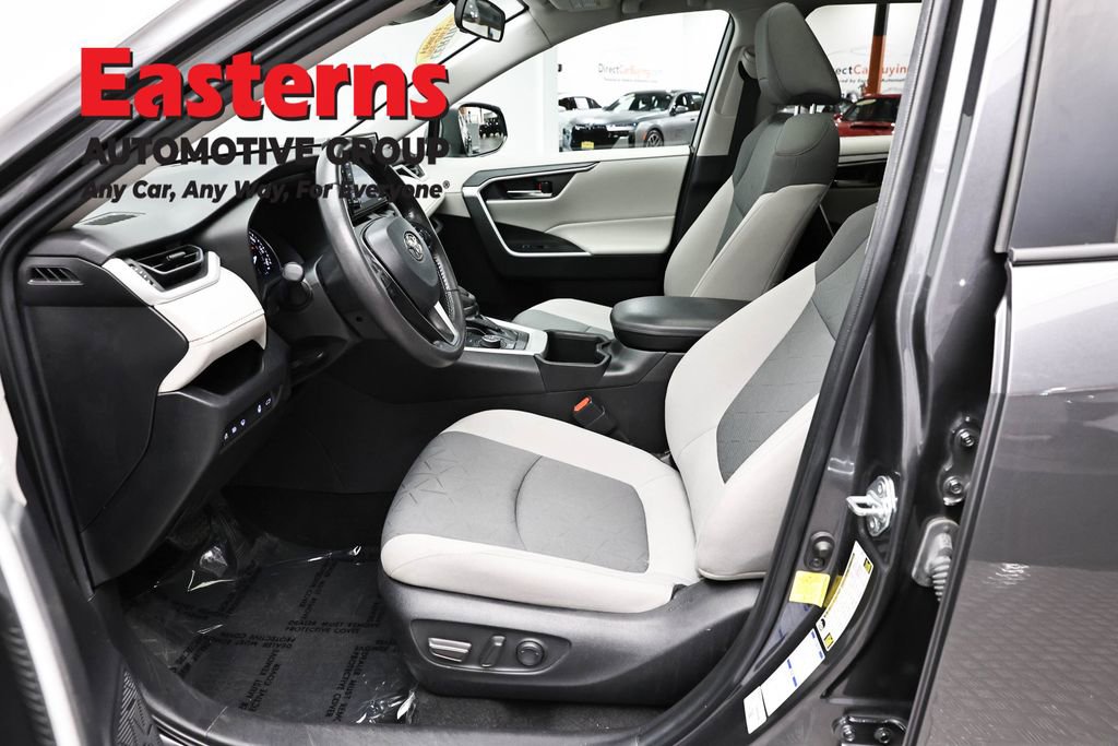 Used 2022 Toyota RAV4 XLE w/ Convenience Package AWD/4WD image 14