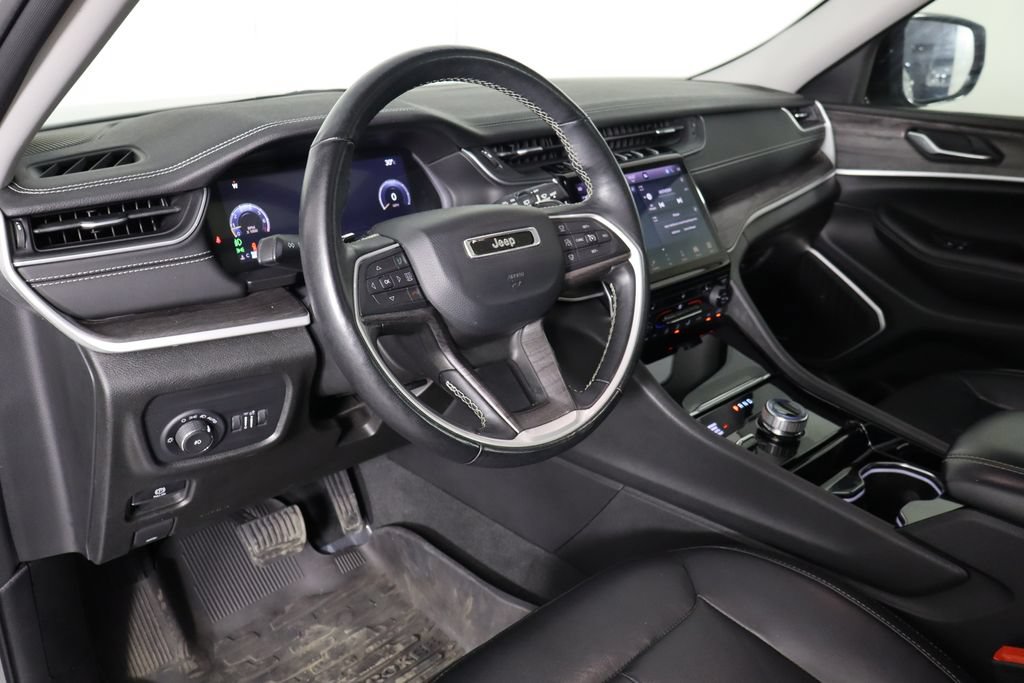 Used 2022 Jeep Grand Cherokee Limited AWD/4WD image 29