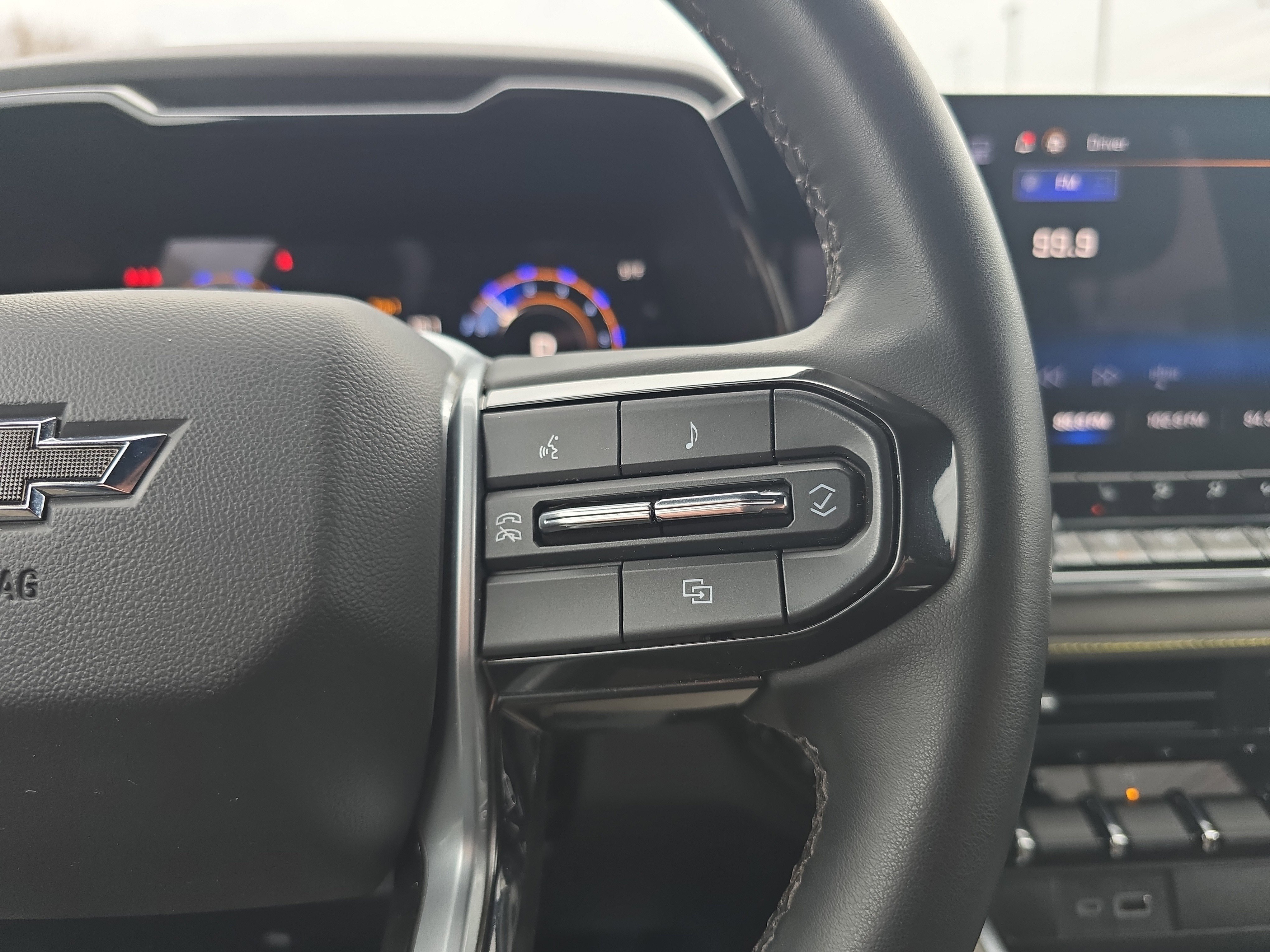 Used 2024 Chevrolet Colorado ZR2 w/ Technology Package image 23