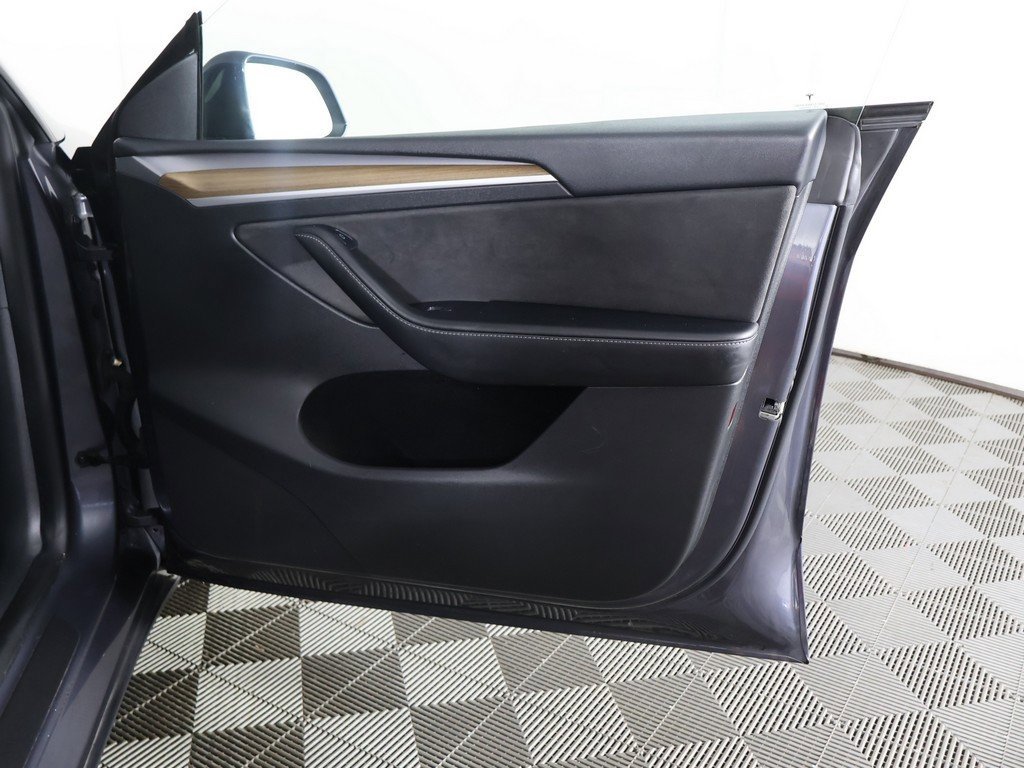 Used 2023 Tesla Model Y Long Range image 23