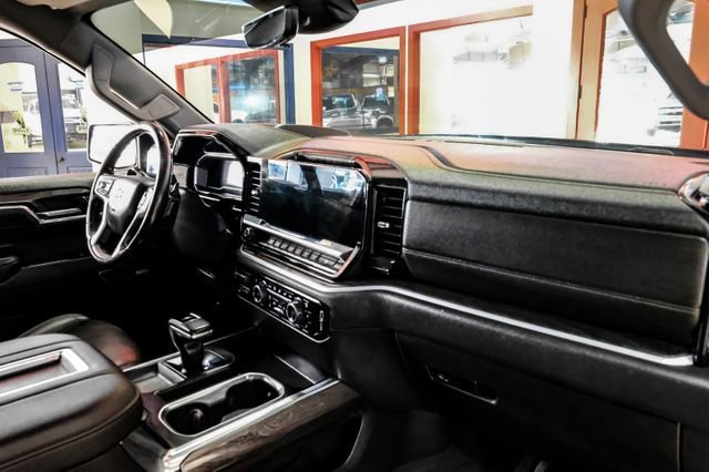 Used 2022 Chevrolet Silverado 1500 LTZ w/ Technology Package image 11