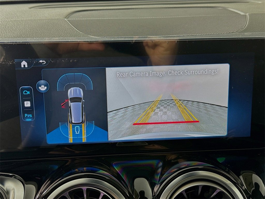 Used 2025 Mercedes-Benz GLB 250 4MATIC image 15