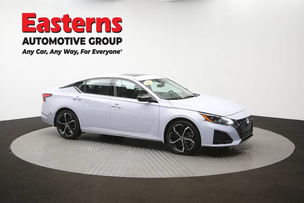 Used 2025 Nissan Altima 2.5 SR w/ SR Premium Package FWD image 48