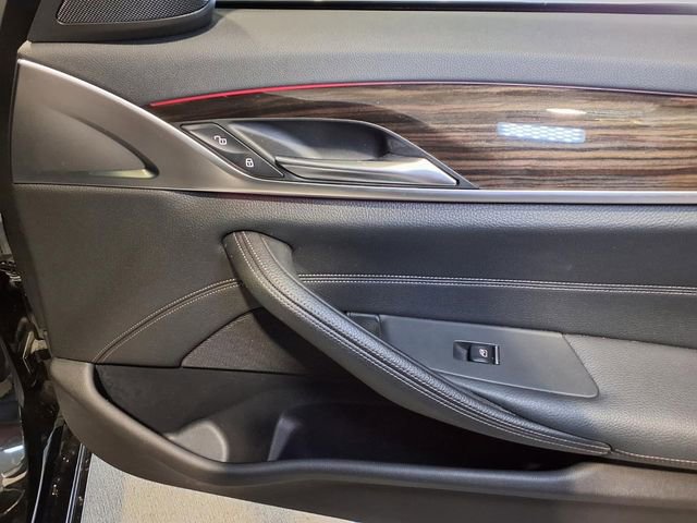 Used 2019 BMW 530e RWD image 29