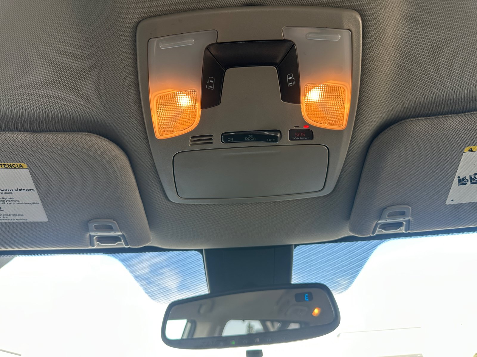 Used 2020 Toyota Sienna LE w/ Carpet Mat Package FWD image 23