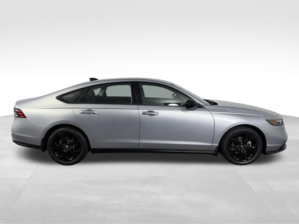 Used 2025 Honda Accord SE image 5