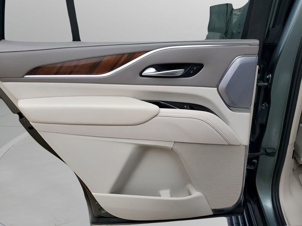 Used 2024 Cadillac Escalade Sport Platinum image 17