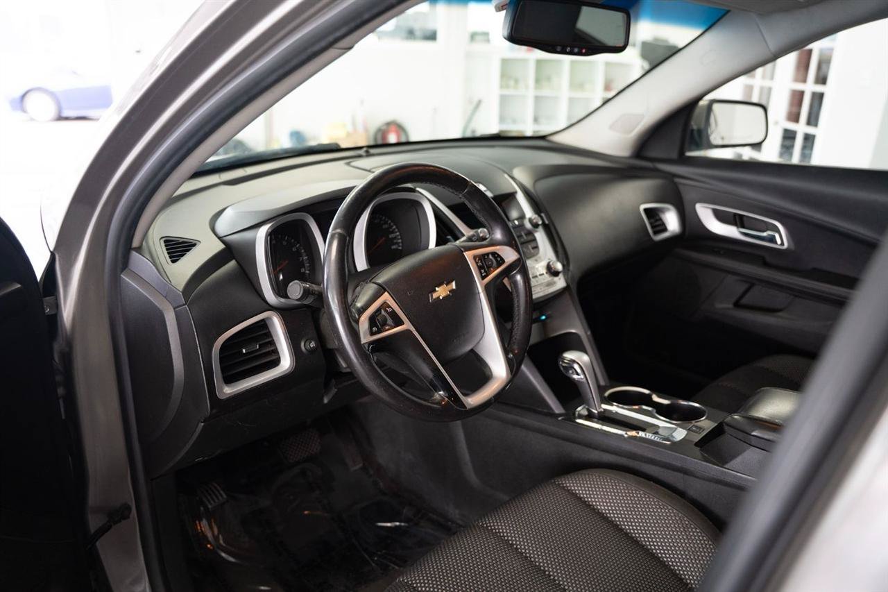 Used 2011 Chevrolet Equinox LT w/ Driver Convenience Package AWD/4WD image 11