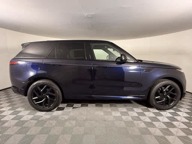 Used 2026 Land Rover Range Rover Sport Dynamic SE AWD/4WD image 8