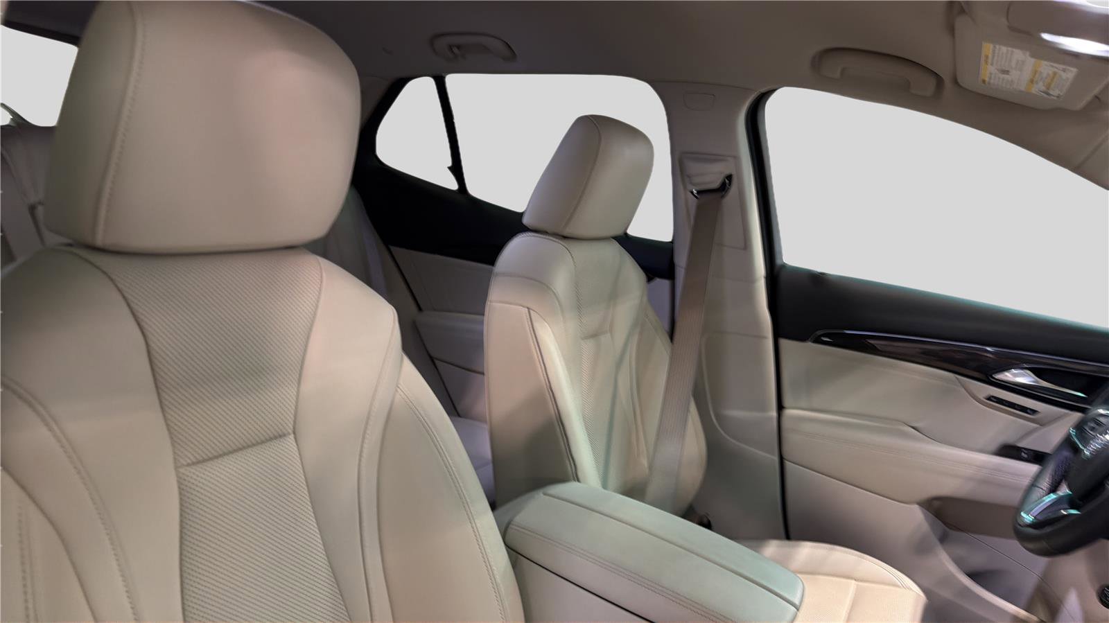 Used 2023 Buick Envision Essence image 23