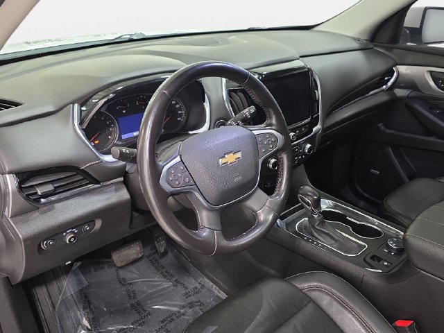 Used 2021 Chevrolet Traverse LT w/ LT Premium Package AWD/4WD image 16