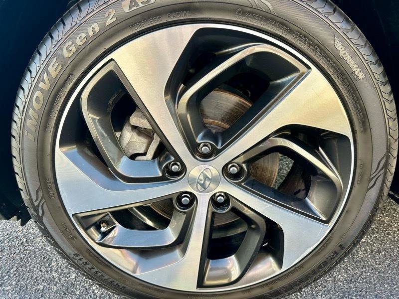 Used 2018 Hyundai Tucson Value AWD/4WD image 30