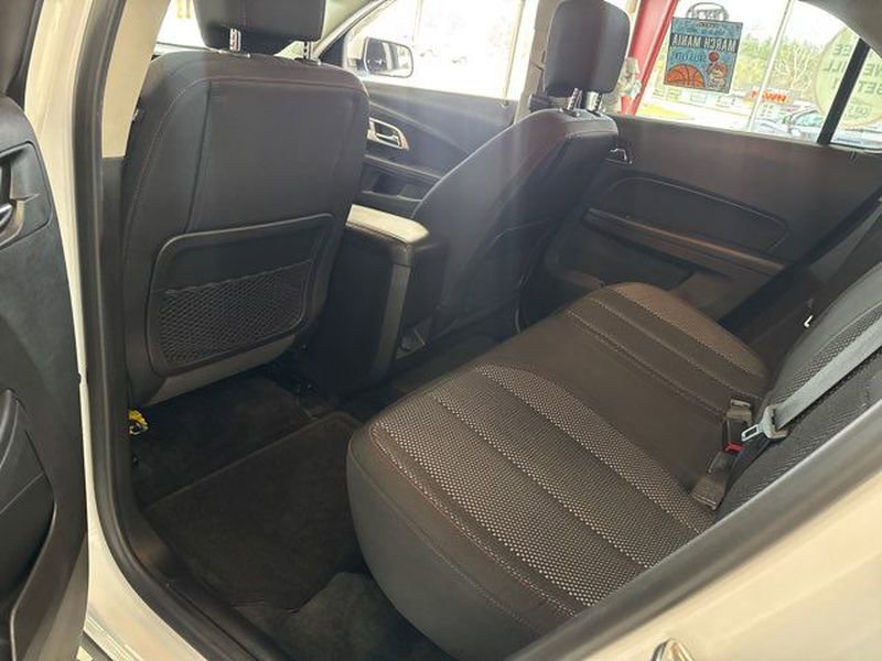 Used 2017 Chevrolet Equinox LT w/ Convenience Package image 8