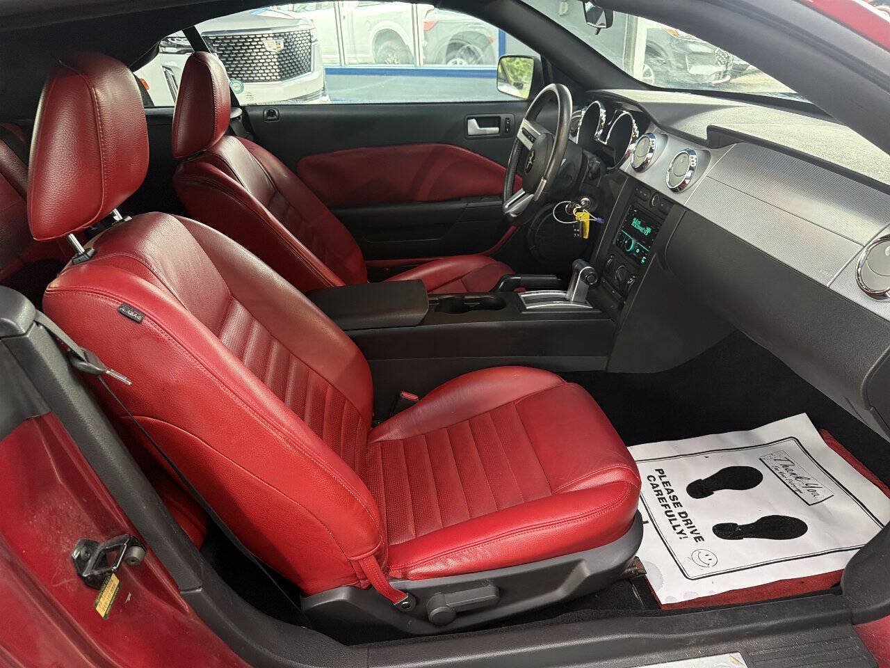 Used 2005 Ford Mustang GT Premium RWD image 18