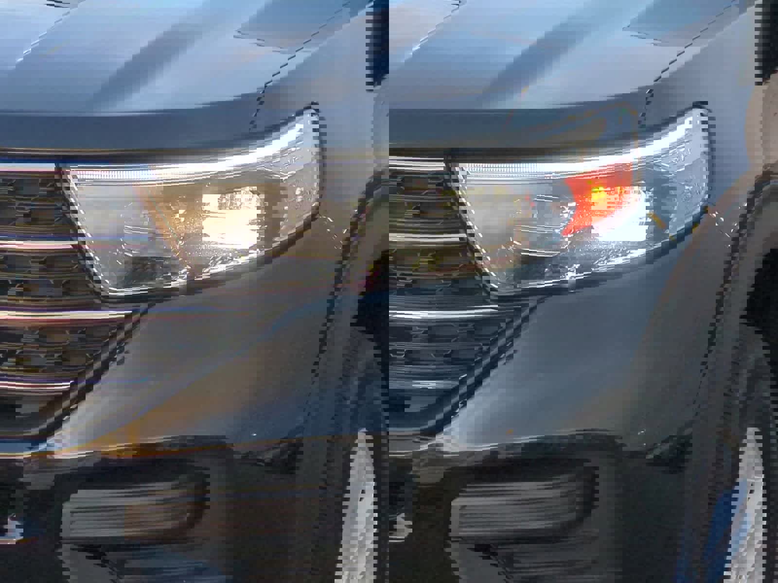 Used 2023 Ford Explorer XLT image 11