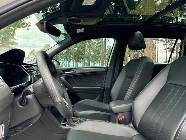 Used 2022 Volkswagen Tiguan SE R-Line FWD image 21