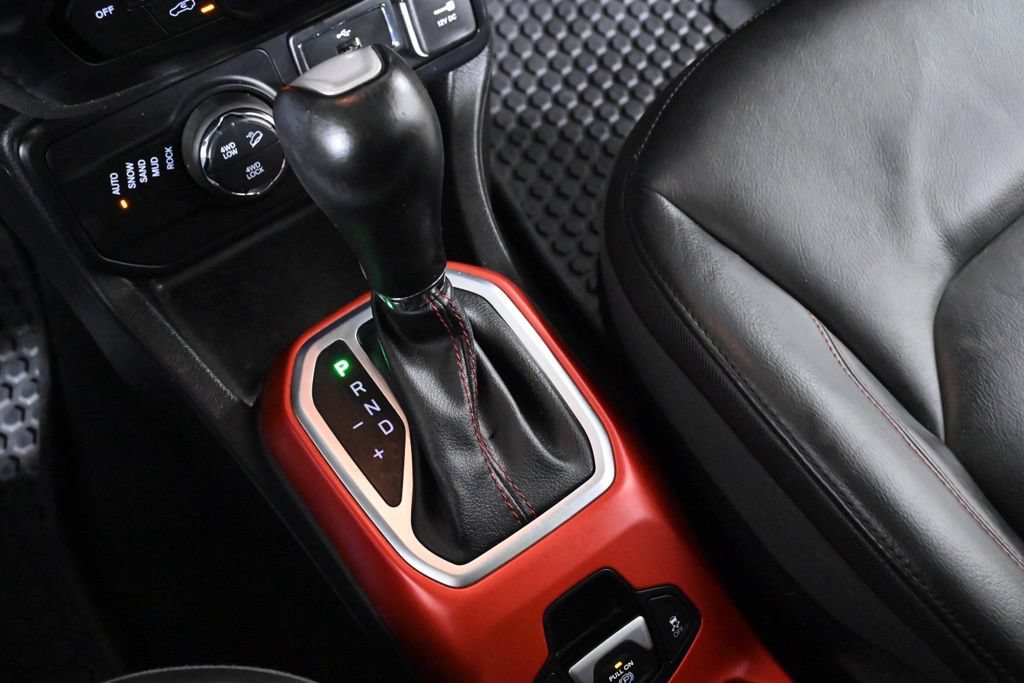 Used 2019 Jeep Renegade Trailhawk AWD/4WD image 20